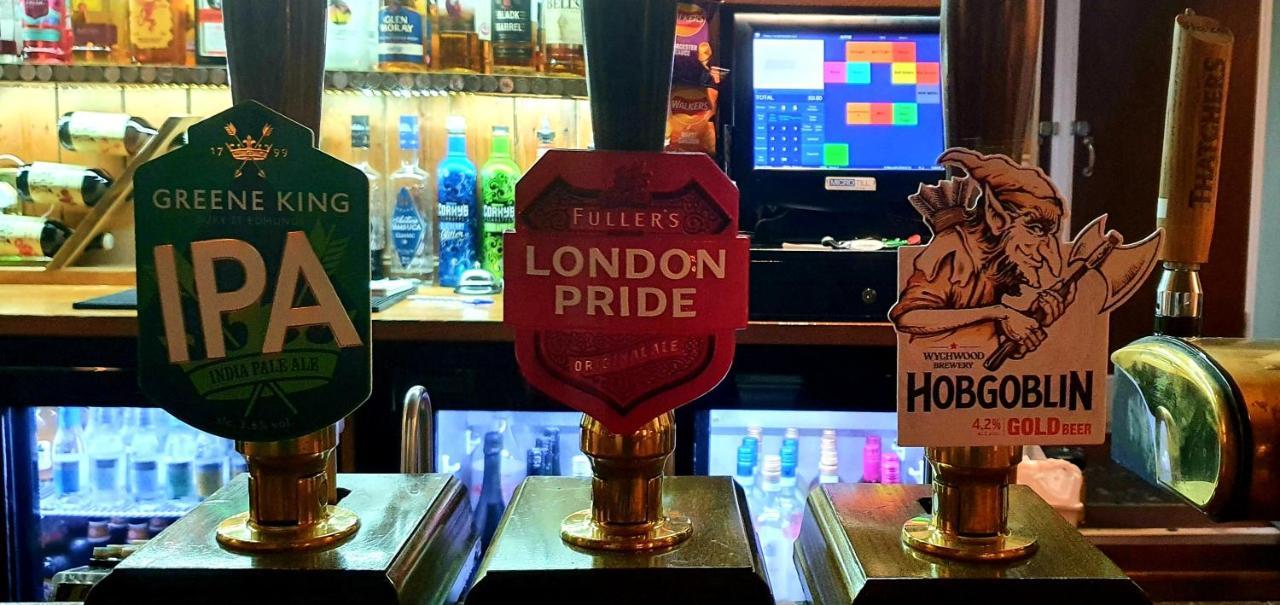 ウィンチェスター The Coach And Horses Bed & Breakfast エクステリア 写真