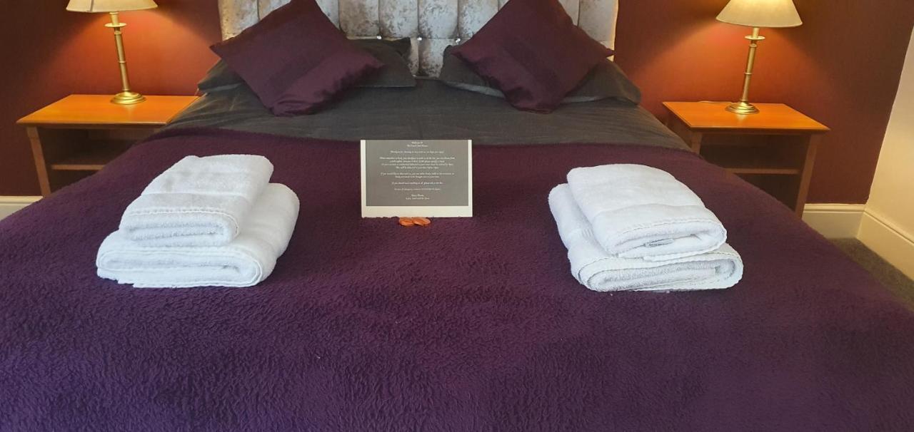 ウィンチェスター The Coach And Horses Bed & Breakfast エクステリア 写真