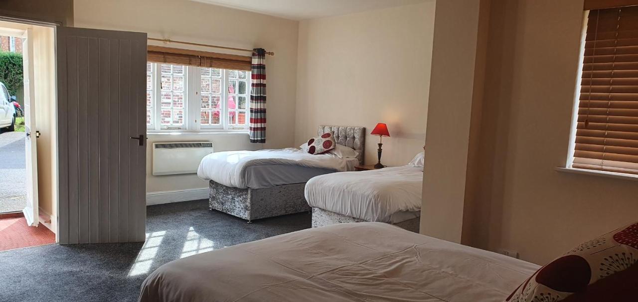 ウィンチェスター The Coach And Horses Bed & Breakfast エクステリア 写真