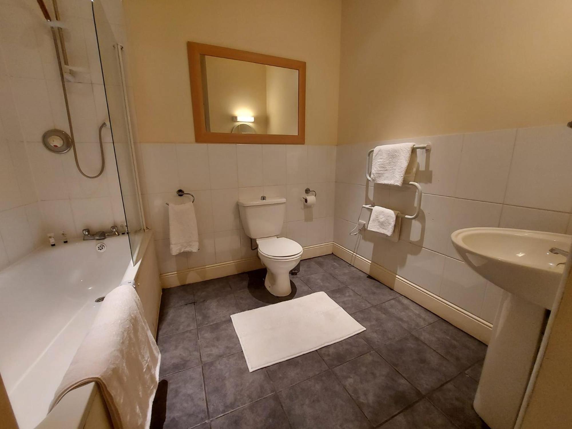 ウィンチェスター The Coach And Horses Bed & Breakfast エクステリア 写真